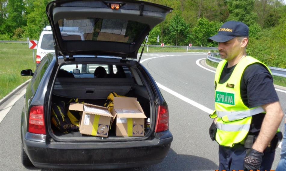 2015-5-11-1054léky v kufru.jpg